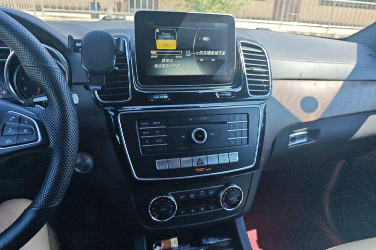 Used Mercedes-Benz GLS  Audio And AC Panel