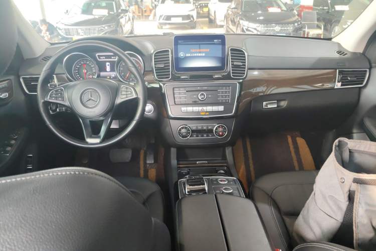 Used Mercedes-Benz GLS 2017 GLS 400 4MATIC Dynamic Model Center Console