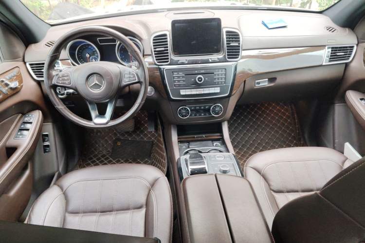 Used Mercedes-Benz GLS 2017 GLS 400 4MATIC Dynamic Model Center Console