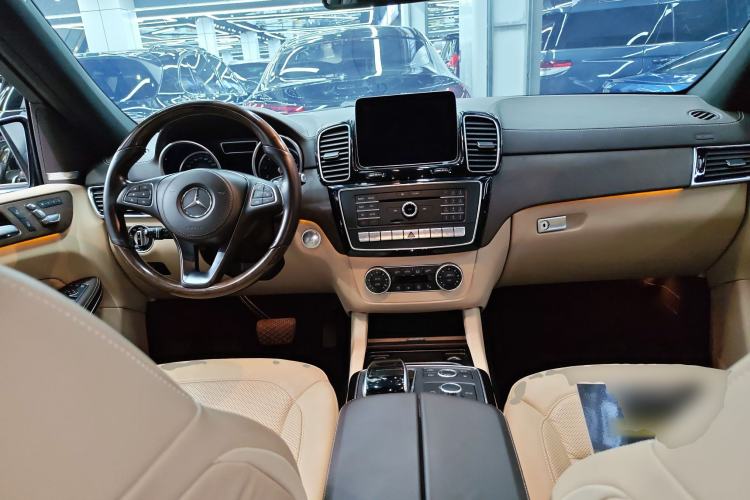 Used Mercedes-Benz GLS 2017 GLS 500 4MATIC Center Console