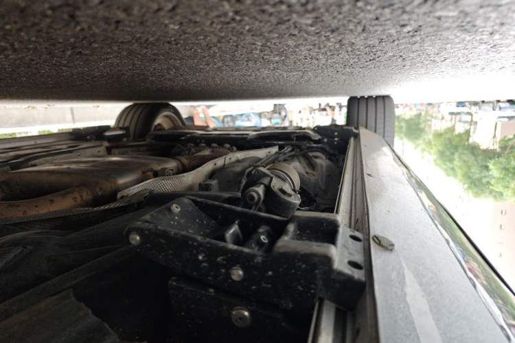 Used Mercedes-Benz GLS 2017 GLS 500 4MATIC Chassis Rear Left