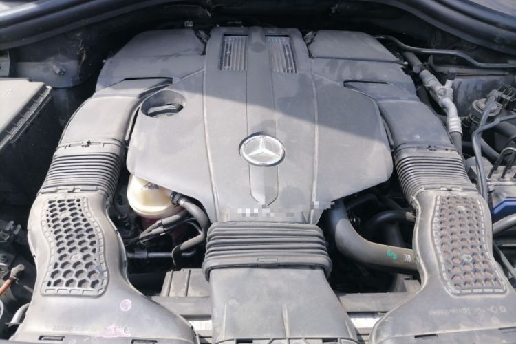 Used Mercedes-Benz GLS  Engine Bay
