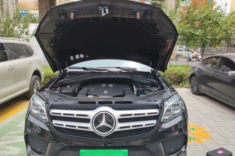 Used Mercedes-Benz GLS  Engine Bay