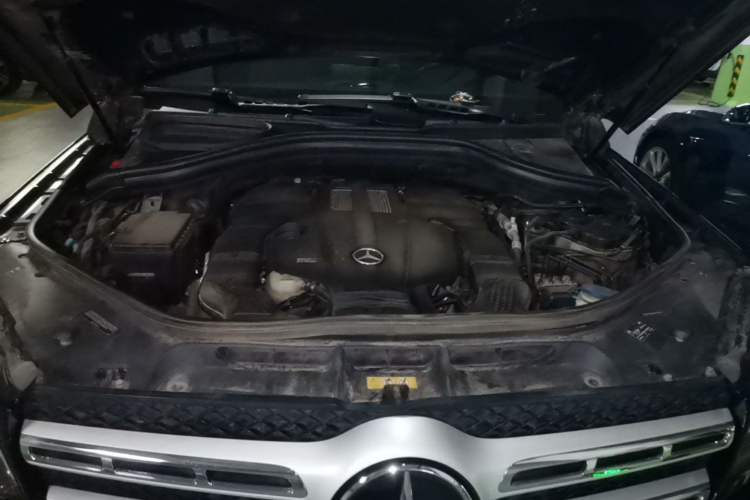 Used Mercedes-Benz GLS  Engine Bay