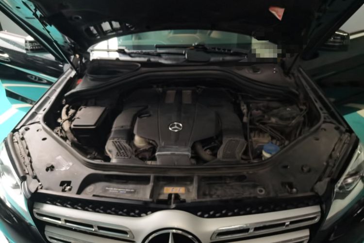 Used Mercedes-Benz GLS  Engine Bay