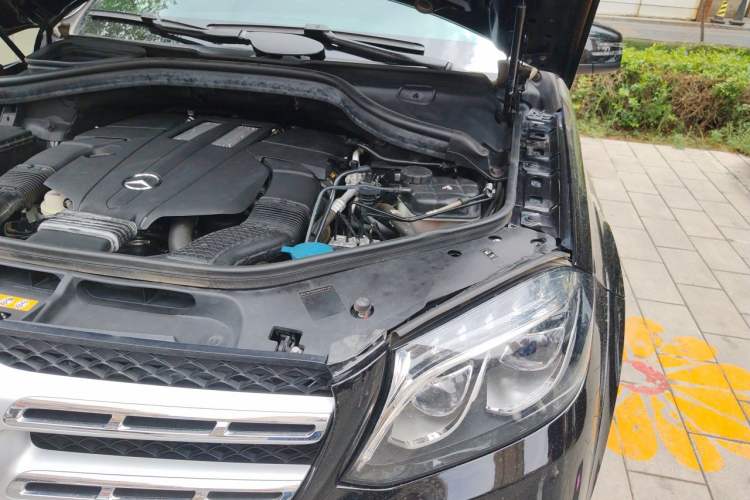 Used Mercedes-Benz GLS  Engine Bay Left