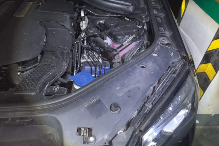 Used Mercedes-Benz GLS 2017 GLS 400 4MATIC Dynamic Model Engine Bay Left