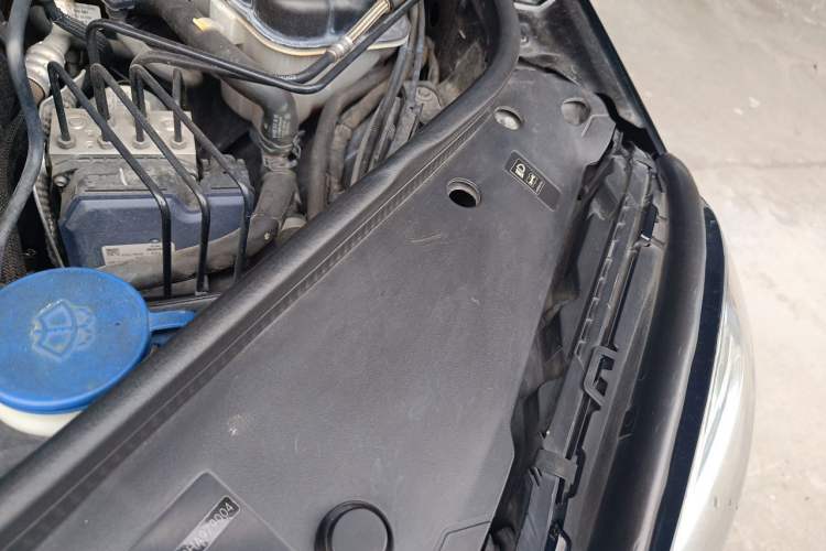 Used Mercedes-Benz GLS 2017 GLS 500 4MATIC Engine Bay Left