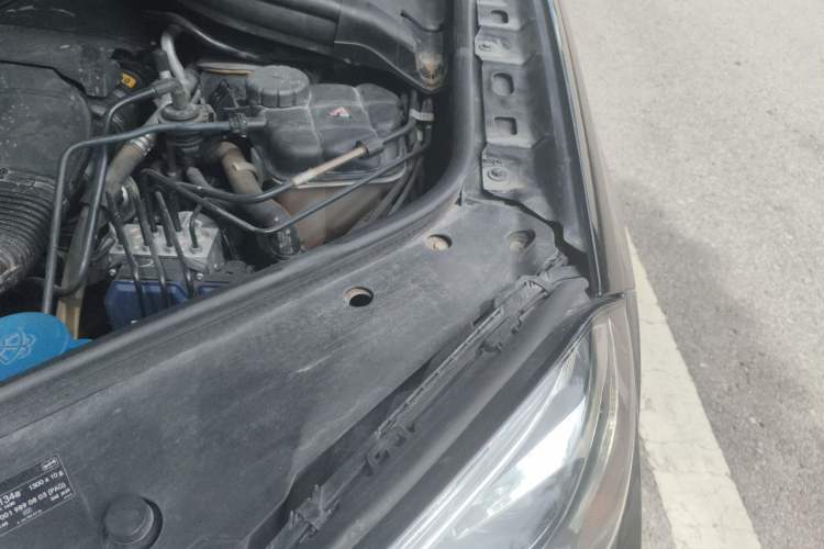 Used Mercedes-Benz GLS  Engine Bay Left
