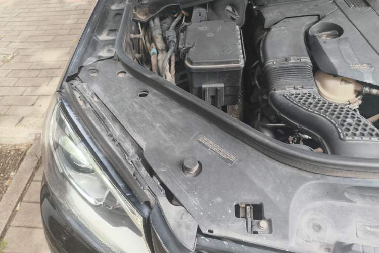 Used Mercedes-Benz GLS  Engine Bay Right