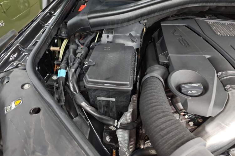Used Mercedes-Benz GLS 2017 GLS 500 4MATIC Engine Bay Right