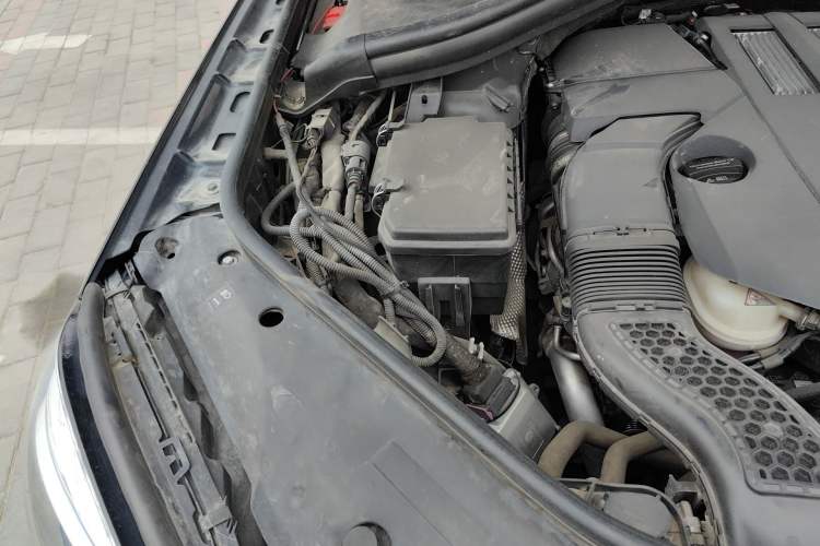 Used Mercedes-Benz GLS 2017 GLS 400 4MATIC Dynamic Model Engine Bay Right