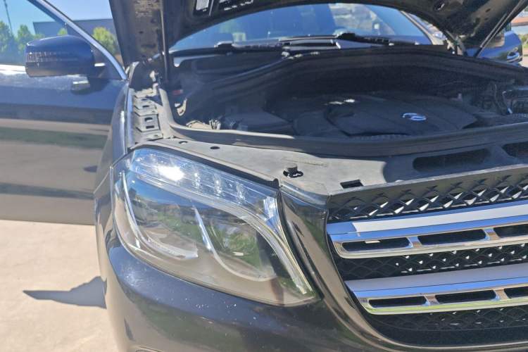 Used Mercedes-Benz GLS  Engine Bay Right