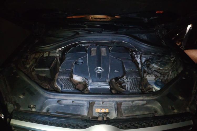 Used Mercedes-Benz GLS  Engine Bay