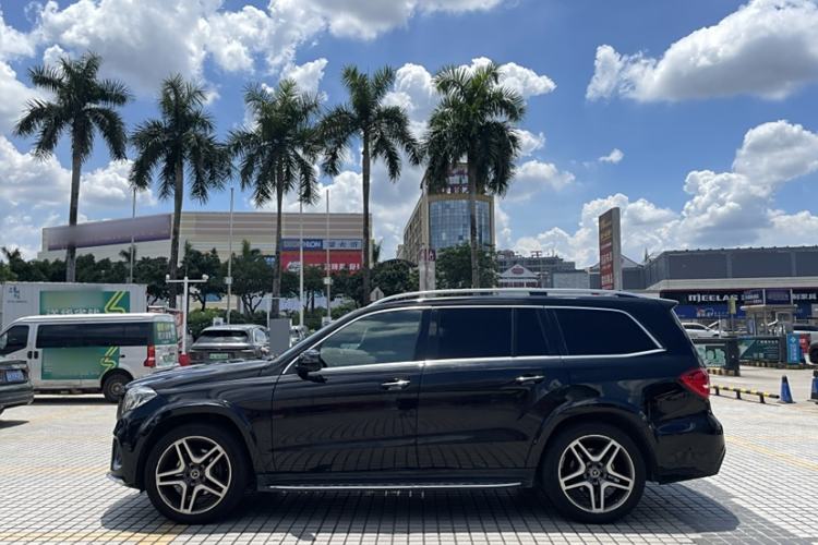Used Mercedes-Benz GLS 2017 GLS 400 4MATIC Luxury Model Exterior 2