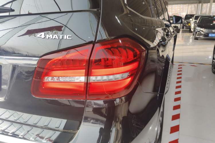 Used Mercedes-Benz GLS 2017 GLS 400 4MATIC Dynamic Model Exterior 3
