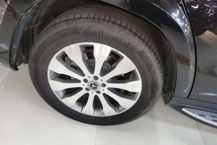 Used Mercedes-Benz GLS 2017 GLS 400 4MATIC Dynamic Model Exterior 8
