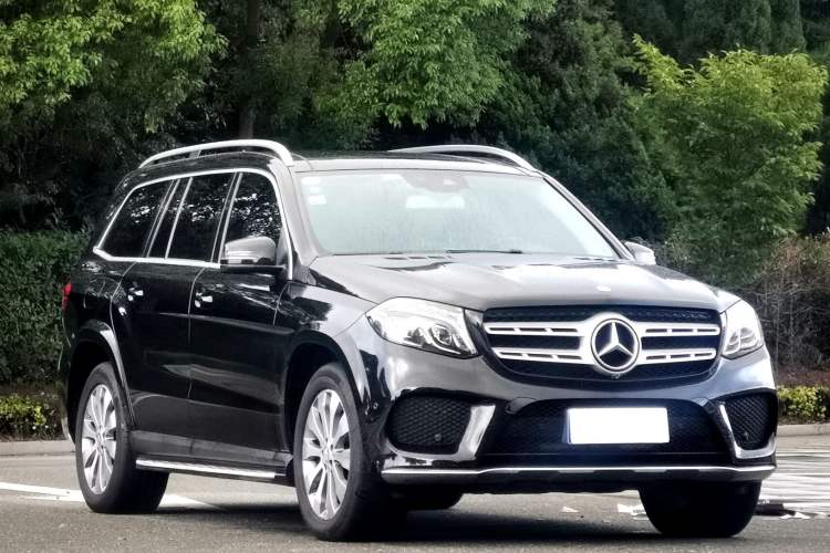 Used Mercedes-Benz GLS 2017 GLS 400 4MATIC Dynamic Model Front Right 45 Deg