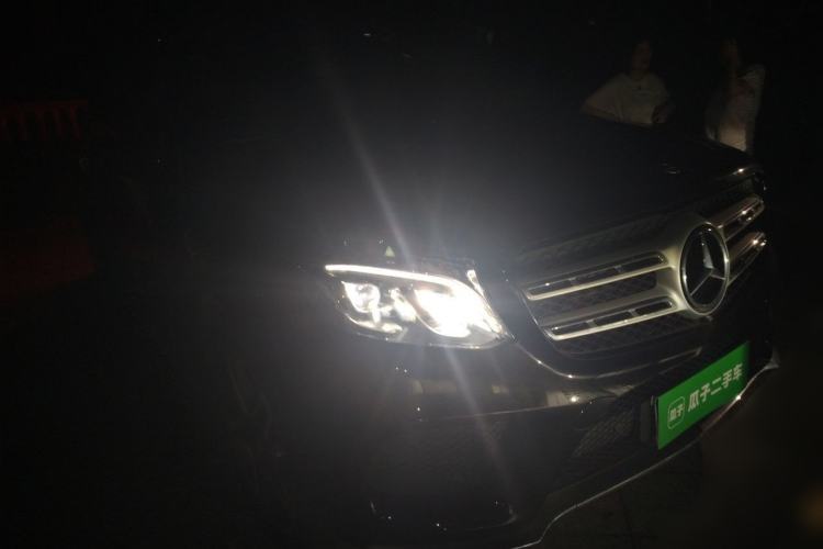 Used Mercedes-Benz GLS  Front Right 45 Deg