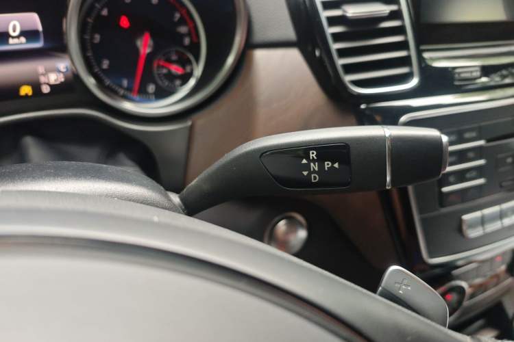 Used Mercedes-Benz GLS 2017 GLS 400 4MATIC Luxury Model Gear Lever