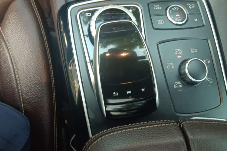 Used Mercedes-Benz GLS 2017 GLS 400 4MATIC Dynamic Model Gear Lever