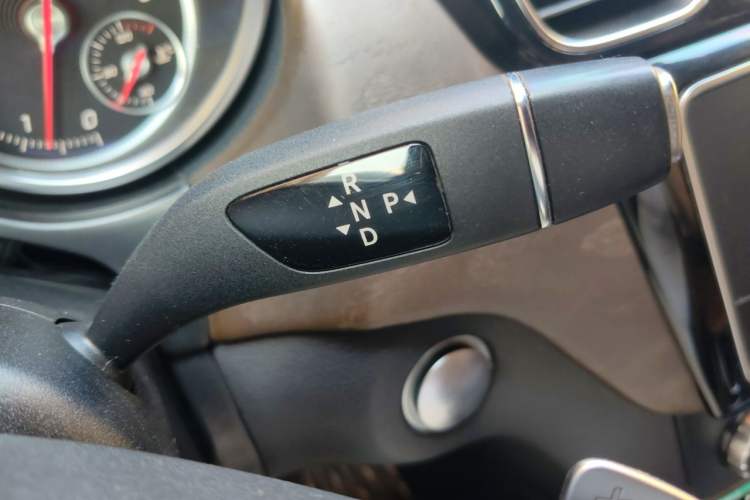 Used Mercedes-Benz GLS 2017 GLS 400 4MATIC Luxury Model Gear Lever