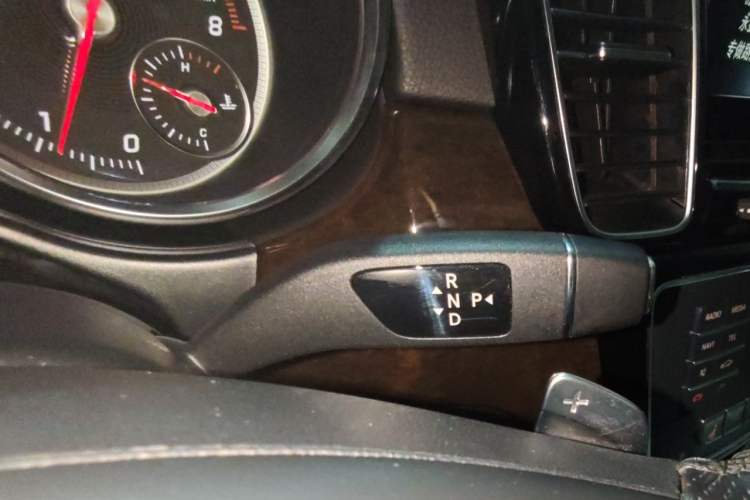 Used Mercedes-Benz GLS  Gear Lever