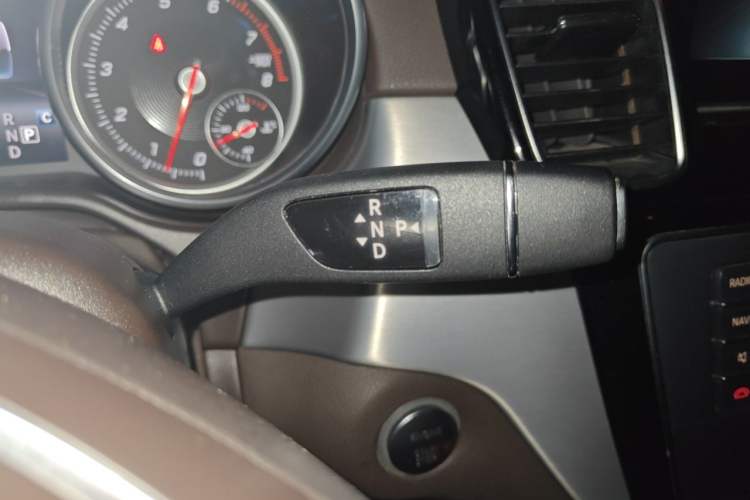 Used Mercedes-Benz GLS 2017 GLS 400 4MATIC Fashion Edition Gear Lever