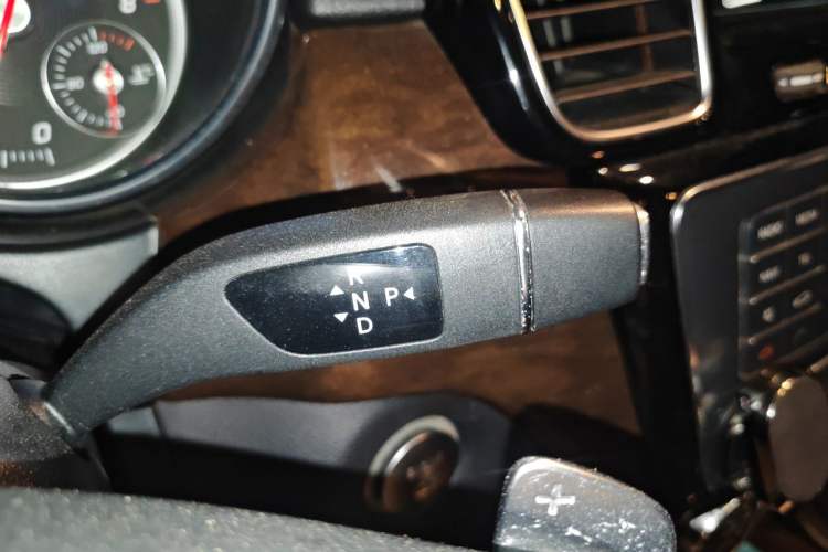 Used Mercedes-Benz GLS 2017 GLS 400 4MATIC Dynamic Model Gear Lever