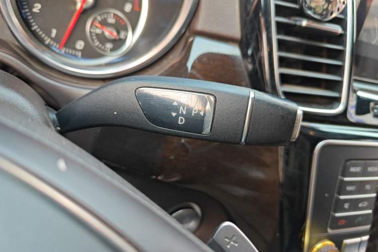 Used Mercedes-Benz GLS 2017 GLS 400 4MATIC Fashion Edition Gear Lever