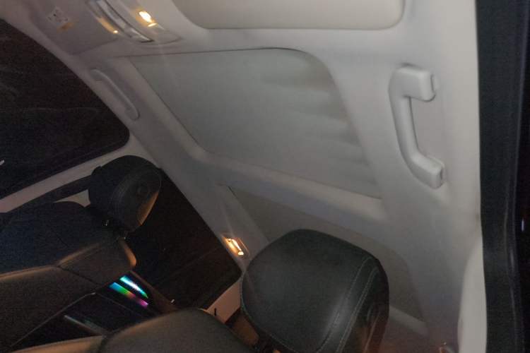 Used Mercedes-Benz GLS  Headliner