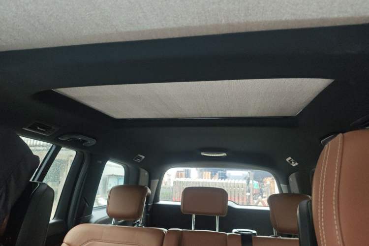 Used Mercedes-Benz GLS 2017 GLS 400 4MATIC Luxury Model Headliner