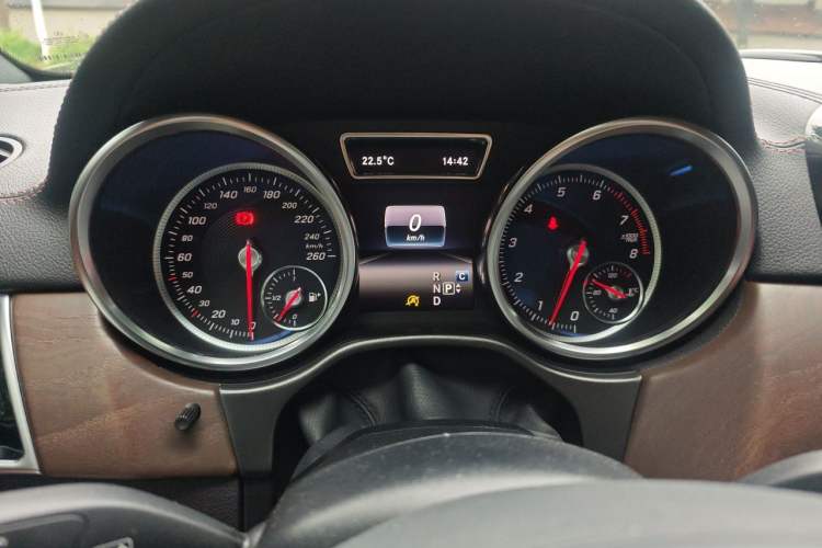Used Mercedes-Benz GLS 2017 GLS 400 4MATIC Luxury Model Instrument Cluster
