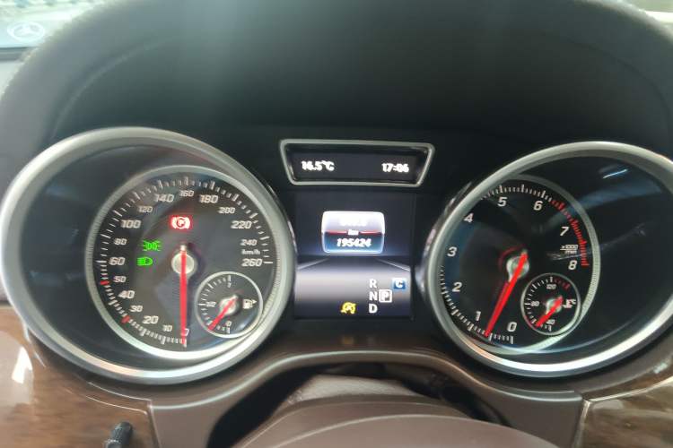 Used Mercedes-Benz GLS 2017 GLS 400 4MATIC Dynamic Model Instrument Cluster