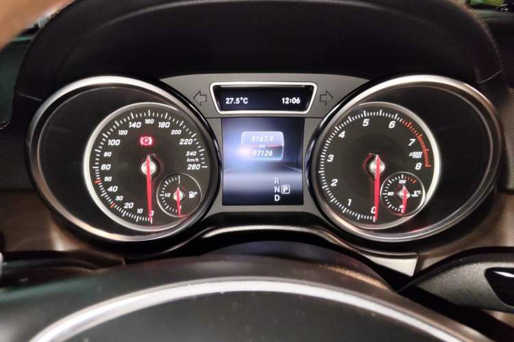 Used Mercedes-Benz GLS 2017 GLS 400 4MATIC Luxury Model Instrument Cluster