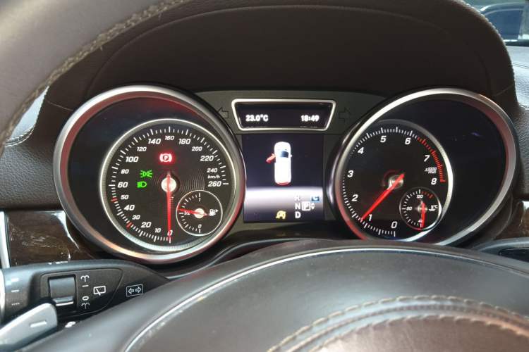 Used Mercedes-Benz GLS 2017 GLS 400 4MATIC Dynamic Model Instrument Cluster