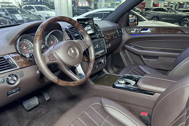 Used Mercedes-Benz GLS 2017 GLS 400 4MATIC Dynamic Model Interior 1