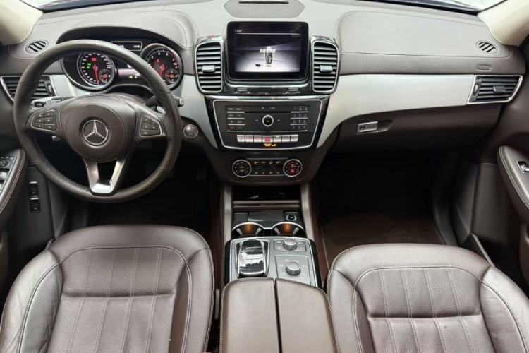 Used Mercedes-Benz GLS 2017 GLS 400 4MATIC Fashion Edition Interior 1