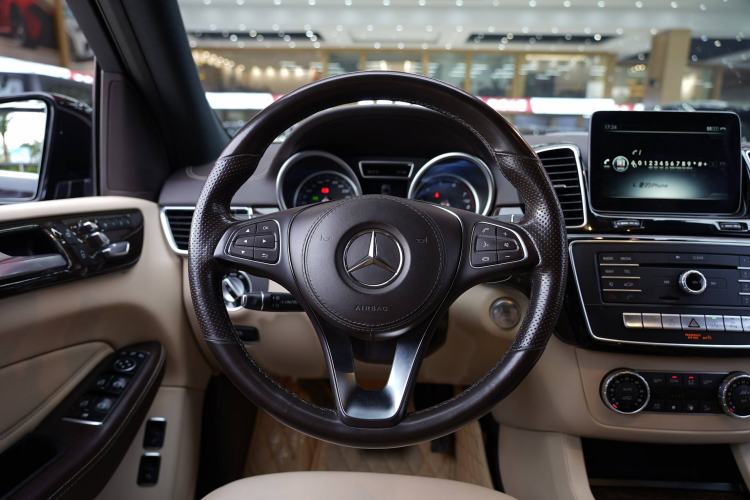 Used Mercedes-Benz GLS 2017 GLS 400 4MATIC Dynamic Model Interior 1