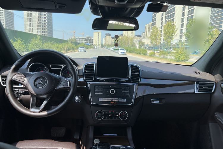 Used Mercedes-Benz GLS 2017 GLS 400 4MATIC Dynamic Model Interior 1