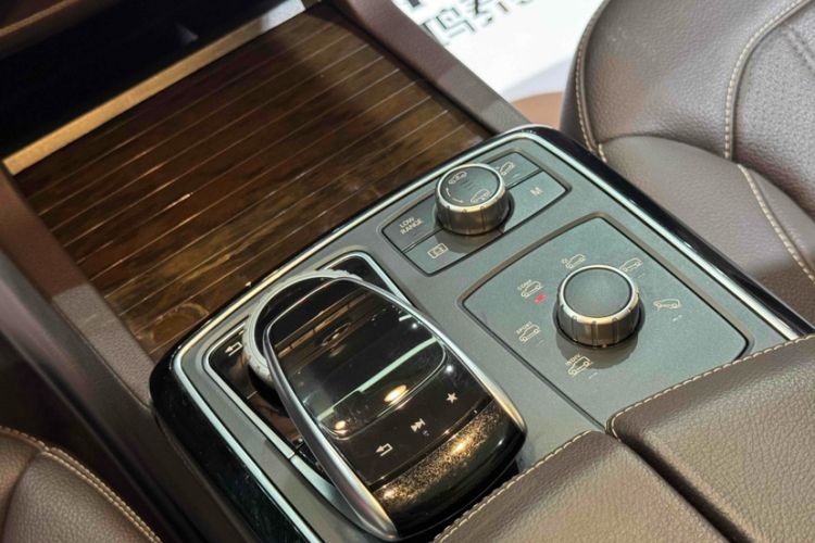 Used Mercedes-Benz GLS 2017 GLS 400 4MATIC Dynamic Model Interior 1