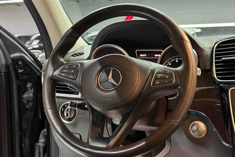 Used Mercedes-Benz GLS 2017 GLS 400 4MATIC Dynamic Model Interior 10