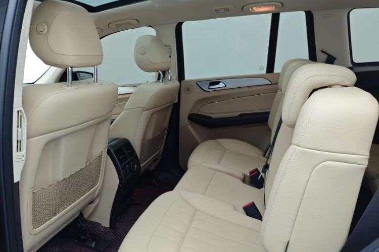Used Mercedes-Benz GLS 2017 GLS 400 4MATIC Fashion Edition Interior 2