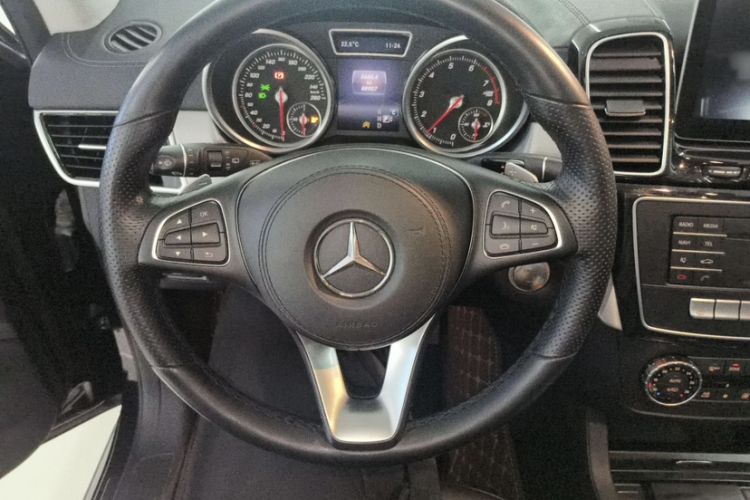 Used Mercedes-Benz GLS 2017 GLS 400 4MATIC Dynamic Model Interior 2