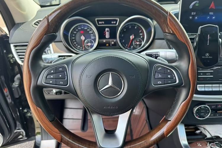 Used Mercedes-Benz GLS 2017 GLS 500 4MATIC Interior 2