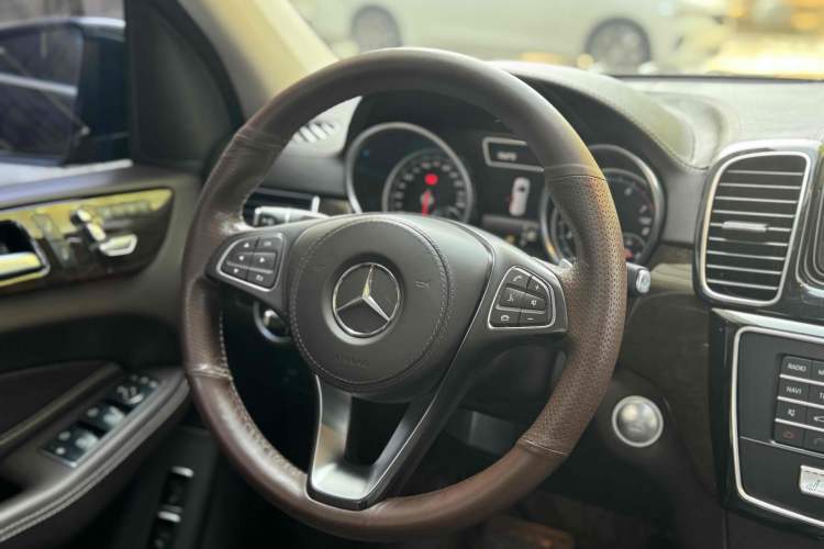 Used Mercedes-Benz GLS 2017 GLS 400 4MATIC Dynamic Model Interior 2