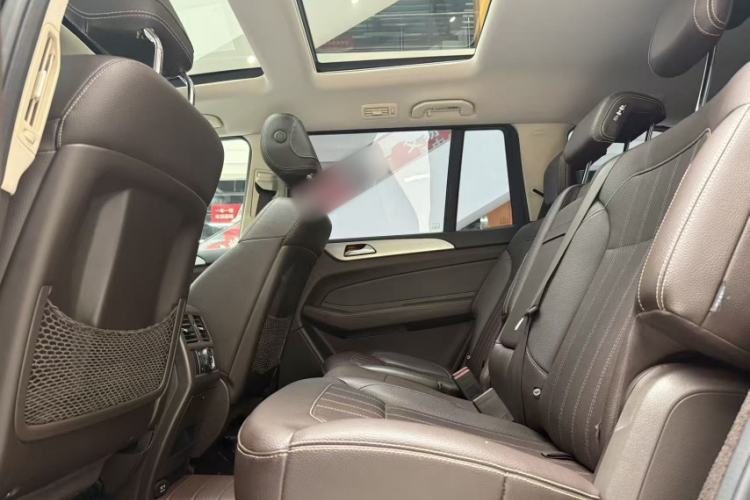 Used Mercedes-Benz GLS 2017 GLS 400 4MATIC Fashion Edition Interior 3