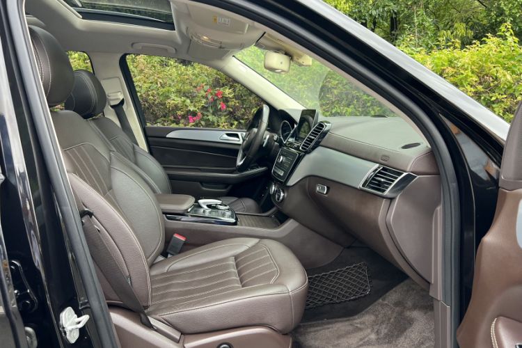 Used Mercedes-Benz GLS 2017 GLS 400 4MATIC Fashion Edition Interior 3