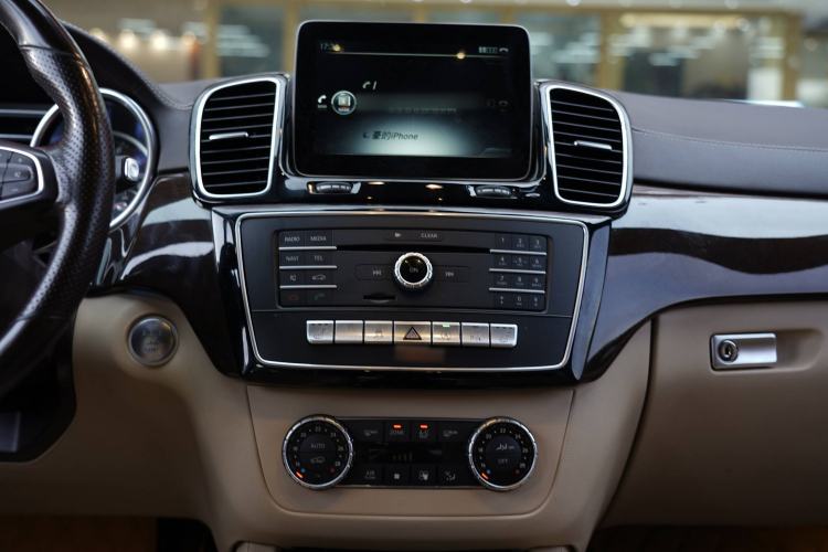 Used Mercedes-Benz GLS 2017 GLS 400 4MATIC Dynamic Model Interior 3