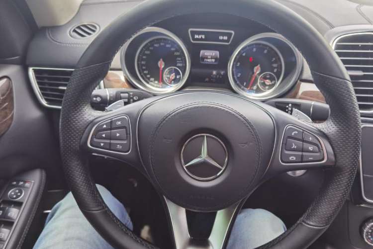 Used Mercedes-Benz GLS 2017 GLS 400 4MATIC Dynamic Model Interior 3